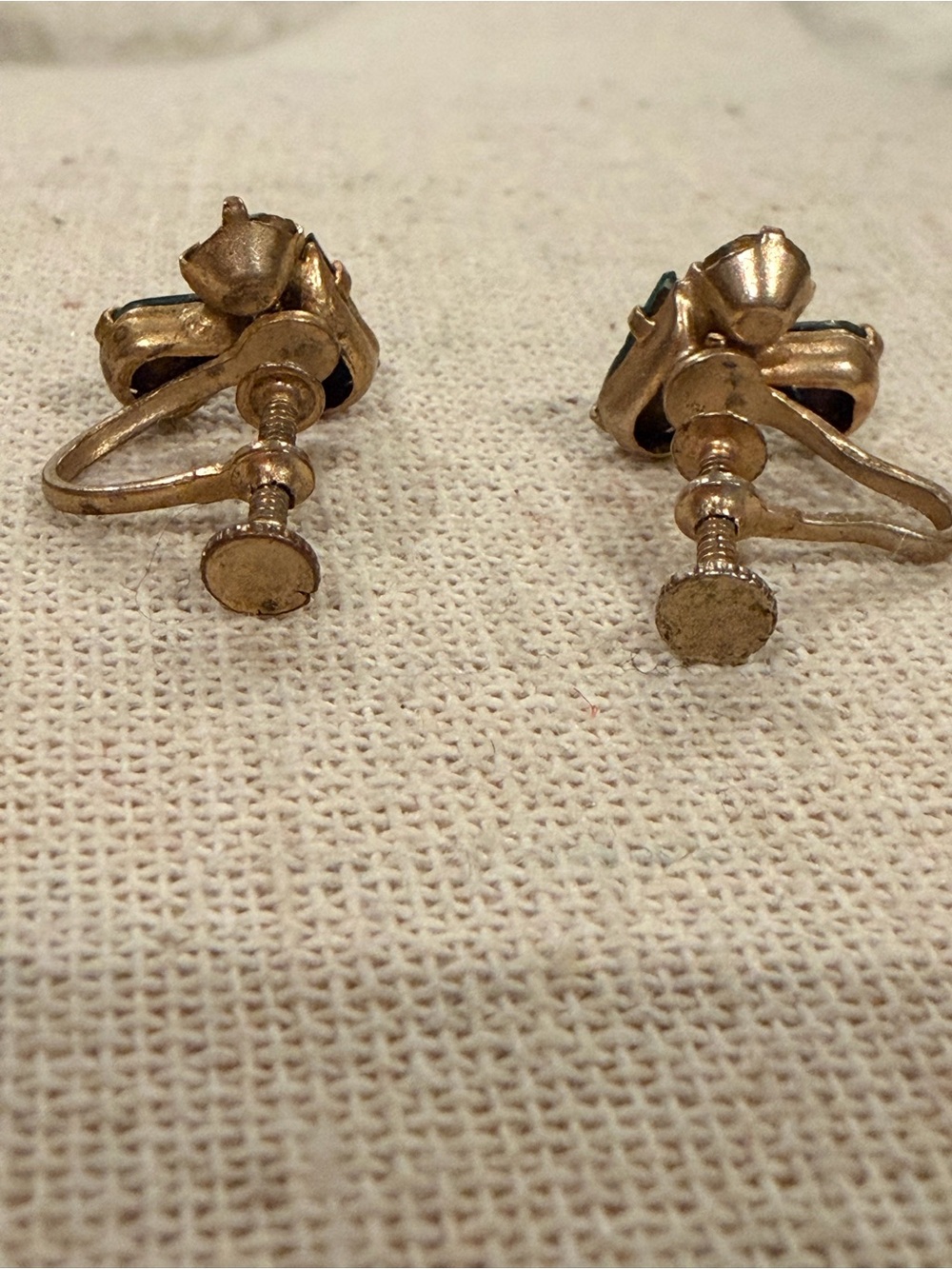 Blue Crystal Vintage Screw back Earrings - Picture 4 of 5